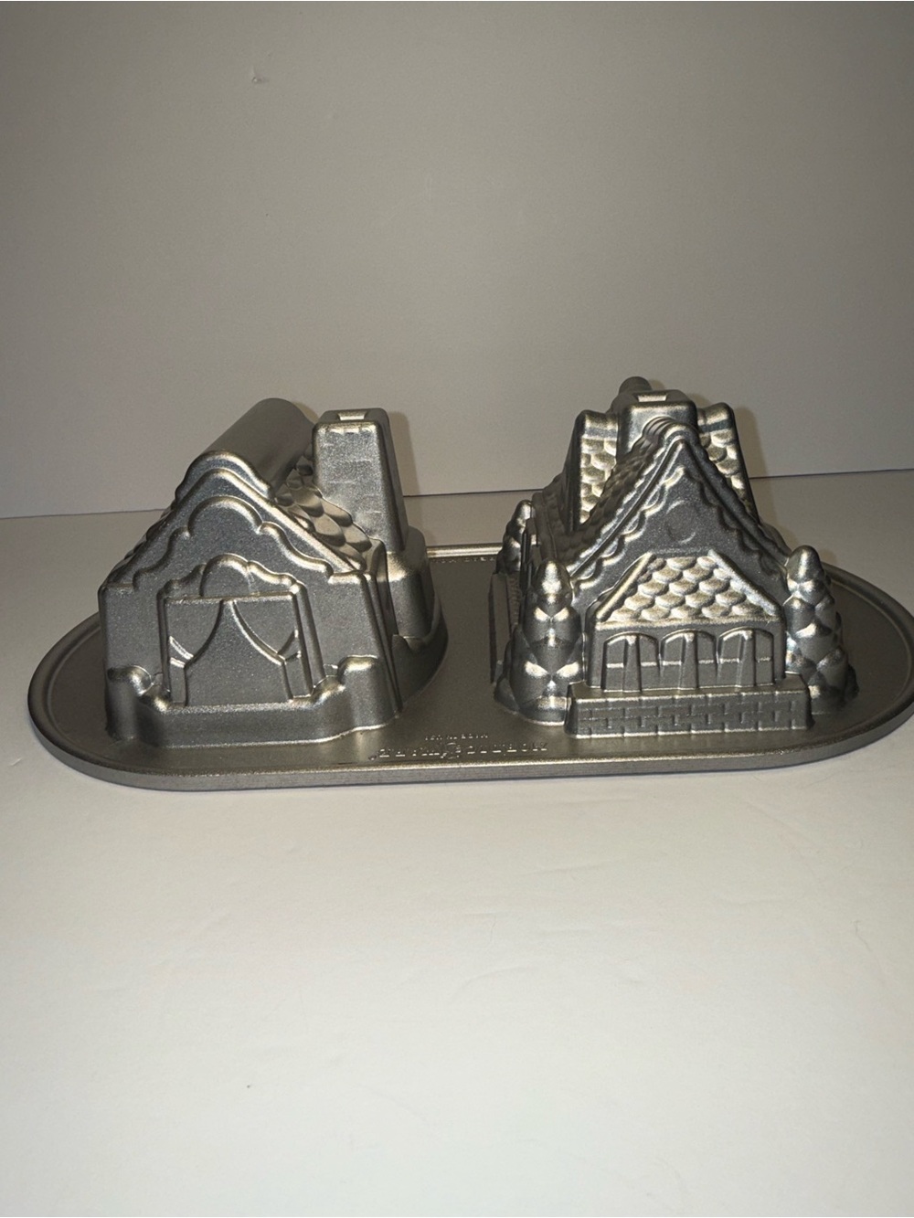 Nordic Ware Gingerbread House Duet Pan